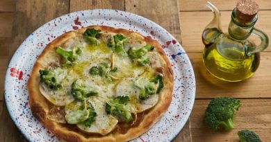 PIZZA DE PERA Y QUESO